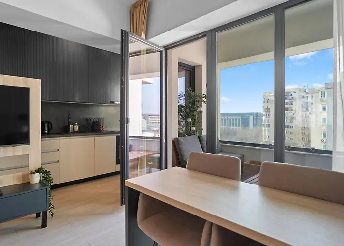 Union Plaza Balcony Bliss * بوخارست