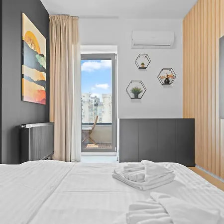 Union Plaza Balcony Bliss Апартаменты *