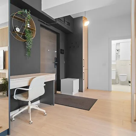 Union Plaza Balcony Bliss *