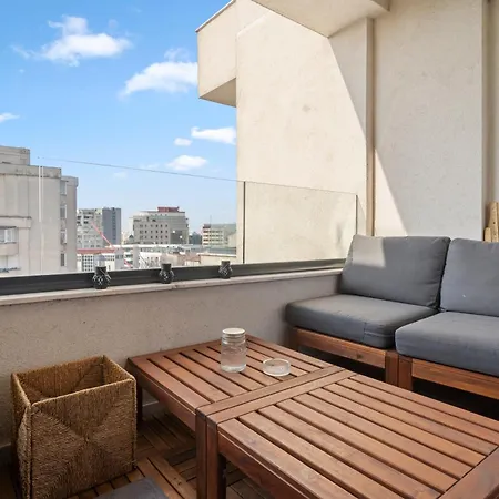 Union Plaza Balcony Bliss *