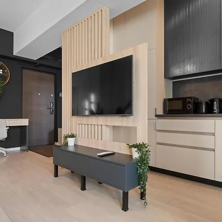 Union Plaza Balcony Bliss