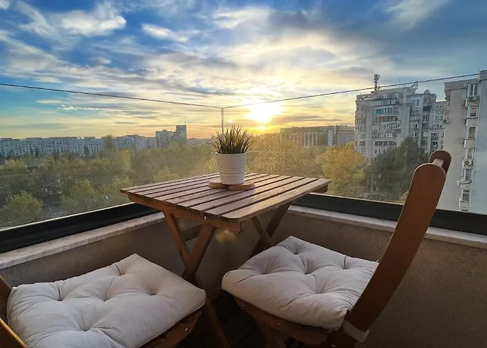 Union Plaza Balcony Bliss * Bucarest