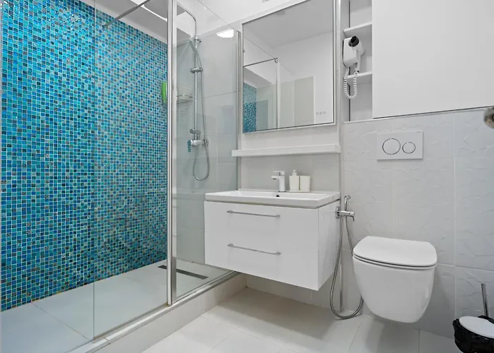 Union Plaza Balcony Bliss