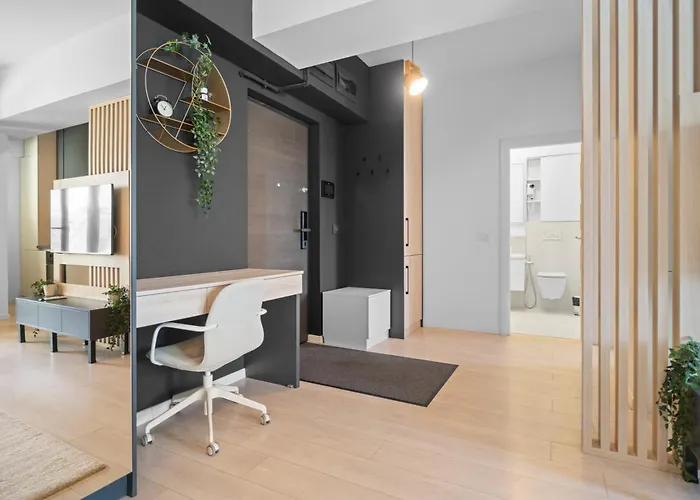 Union Plaza Balcony Bliss *