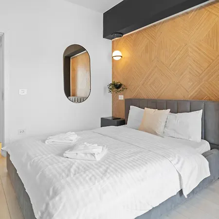 Union Plaza Balcony Bliss