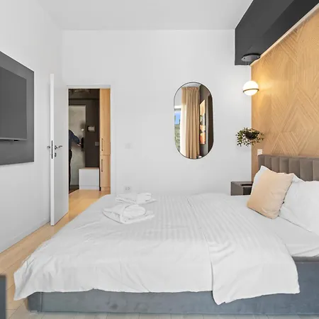 Union Plaza Balcony Bliss Апартаменти