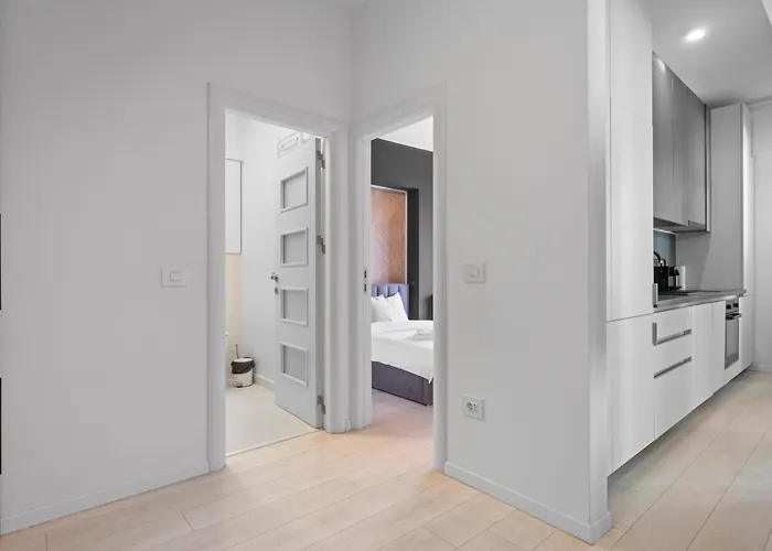 Union Plaza Balcony Bliss * Бухарест