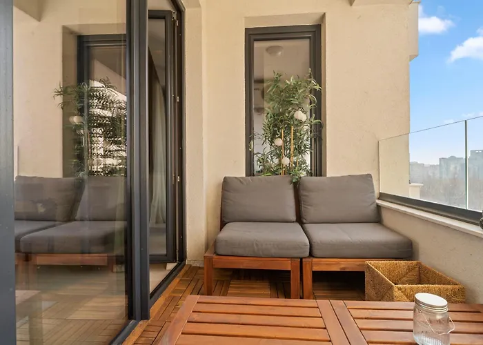 Union Plaza Balcony Bliss Апартаменти *