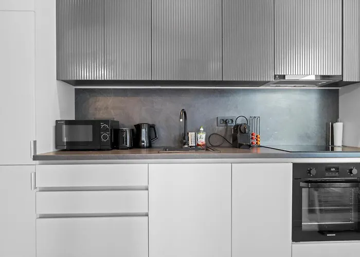 Union Plaza Balcony Bliss * Бухарест